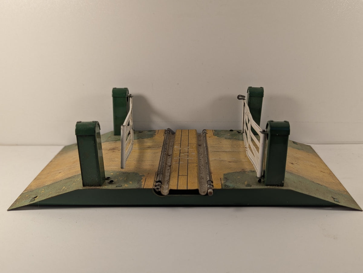 Hornby O Gauge No. 1 Level Crossing