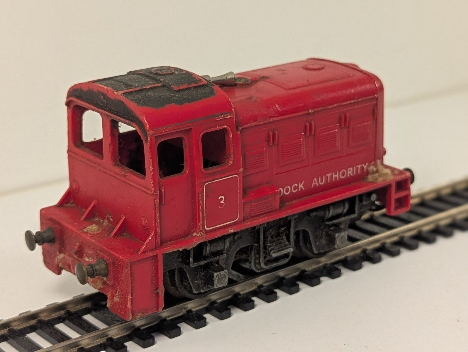 Tri-ang R253 OO Gauge Dock Authority 0-4-0 Diesel Shunter No. 3 Red - Spares