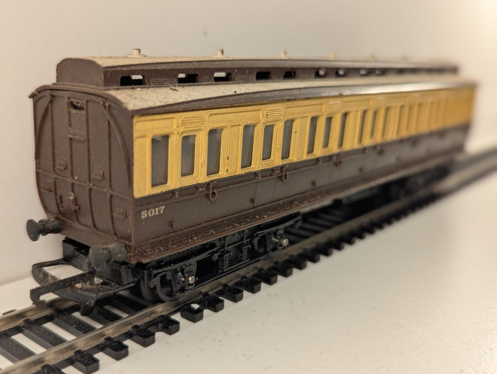 Tri-ang R332 GWR Clerestory Third Class Coach OO Gauge