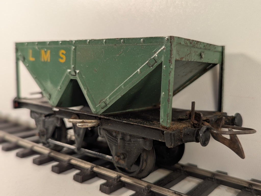 Hornby O Gauge LMS Operating Hopper Wagon Green