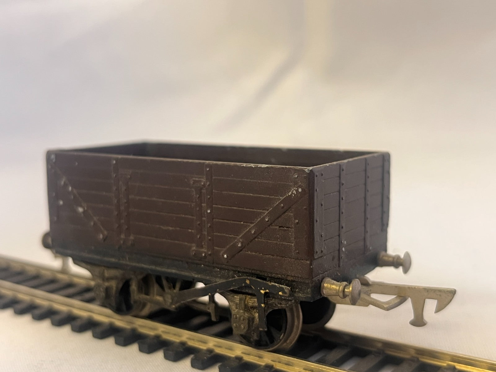 Graham Farish OO Gauge 7 Plank Open Wagon Black