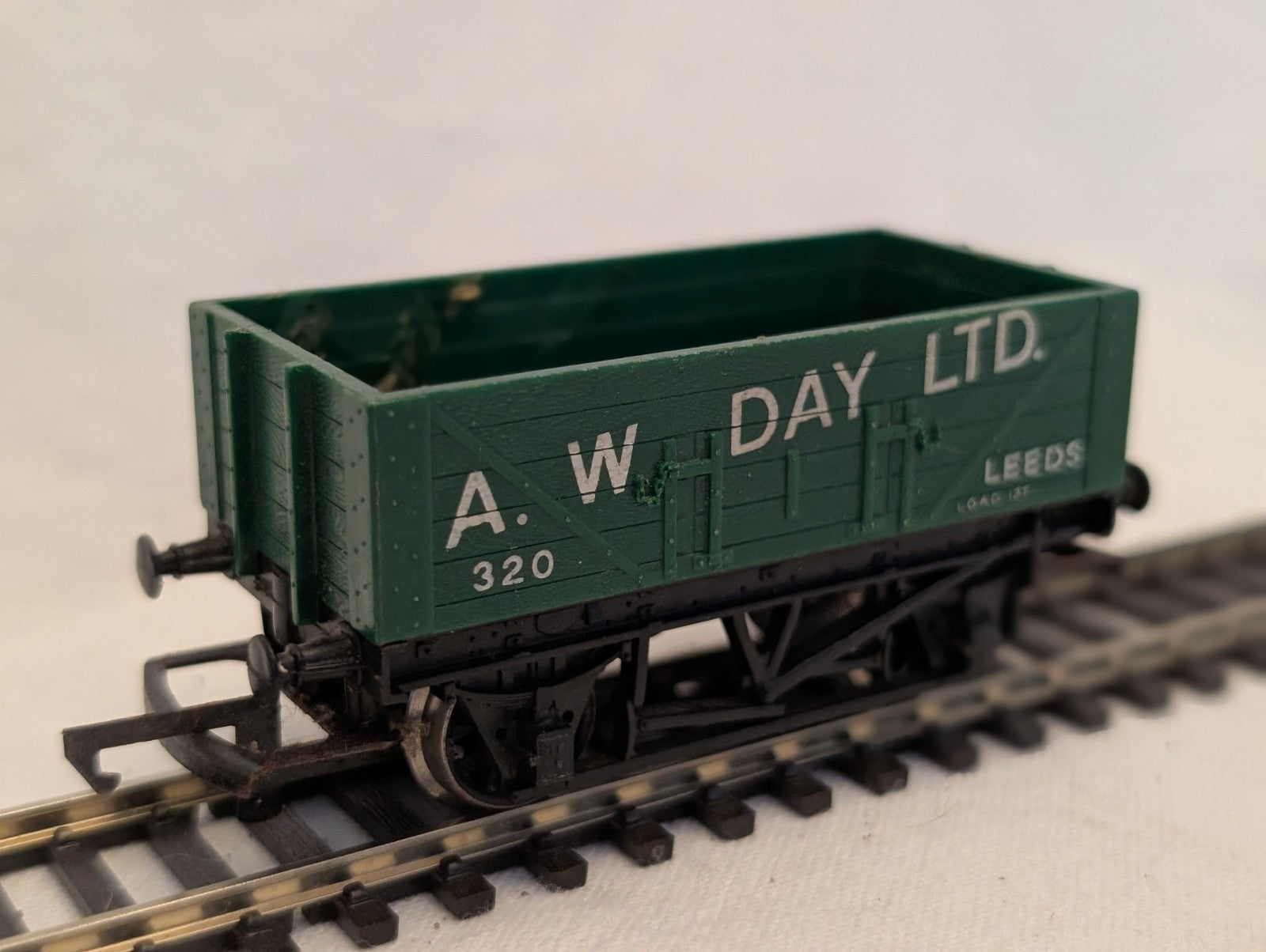 Hornby OO Gauge A.W. Day Ltd. 5-Plank Wagon Goods Wagon 320 A.W. Day