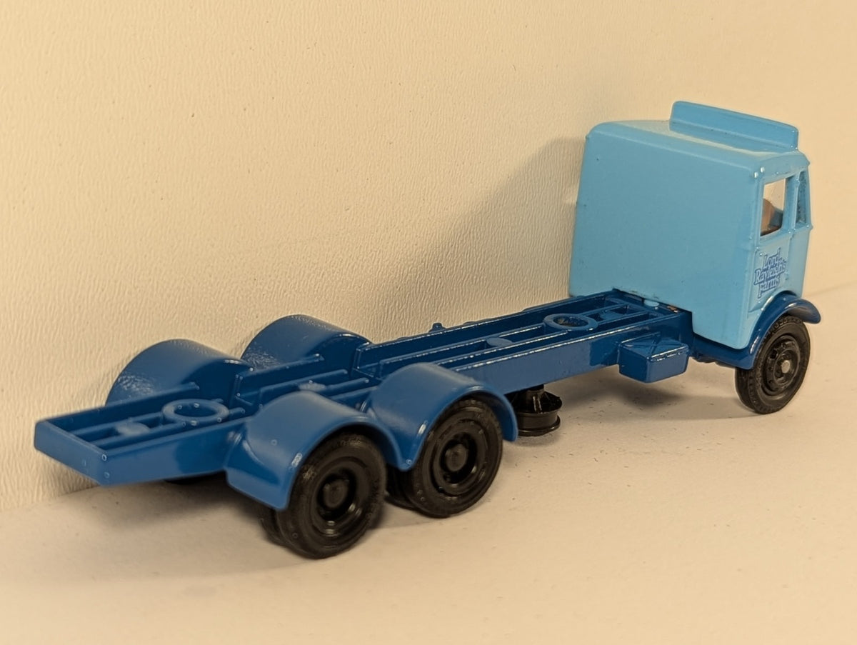 Exclusive First Editions (EFE) AEC Mammoth Major 6-Wheel Rigid Chassis – 1:76