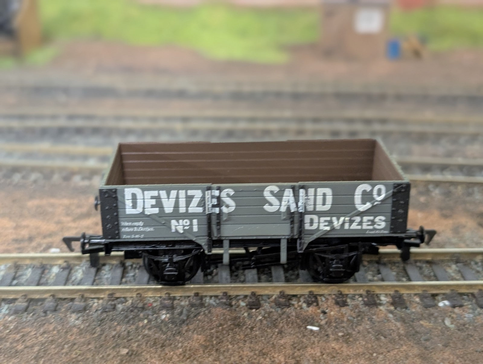 Airfix OO Gauge 54374-5 Devizes Sand 5 Plank Wagon