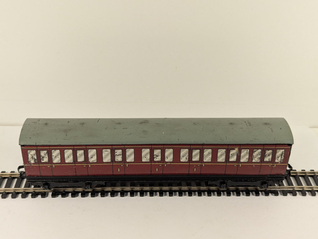 Hornby Dublo OO Gauge Tinplate BR Mk1 1st Class Suburban Coach Maroon