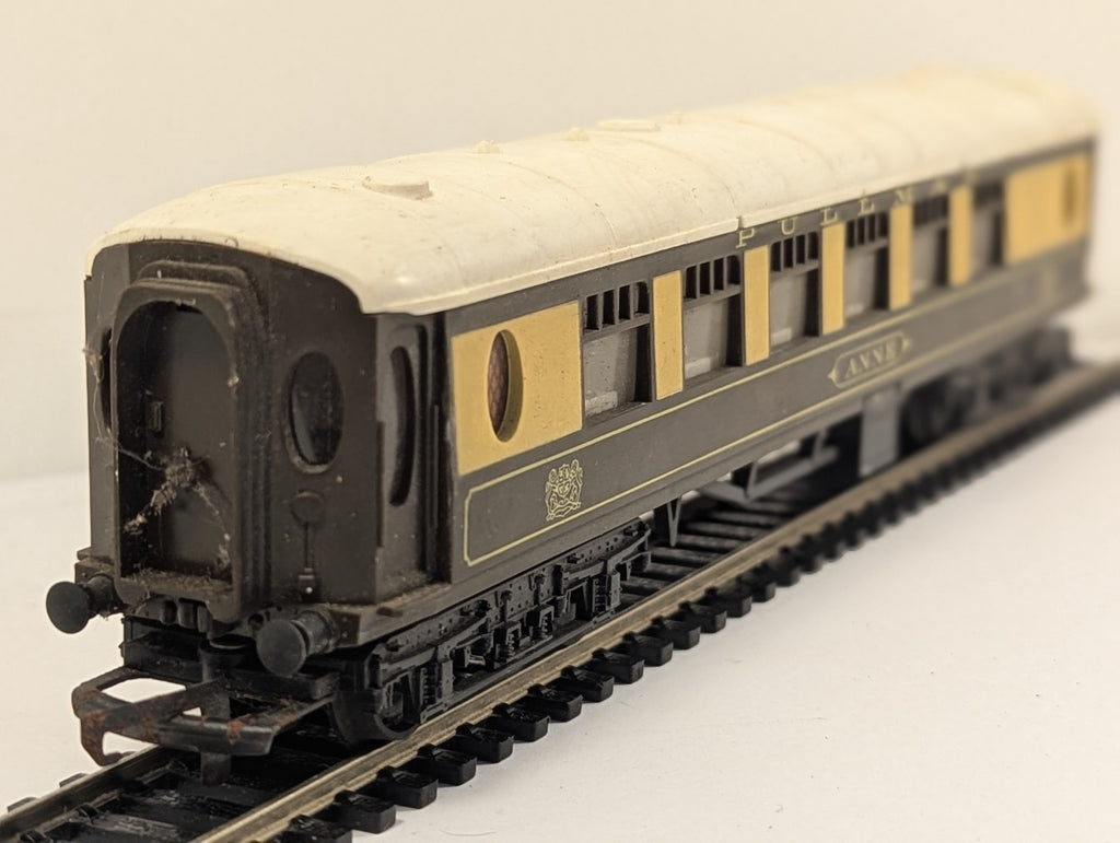 Tri-ang OO Gauge Pullman Coach Anne