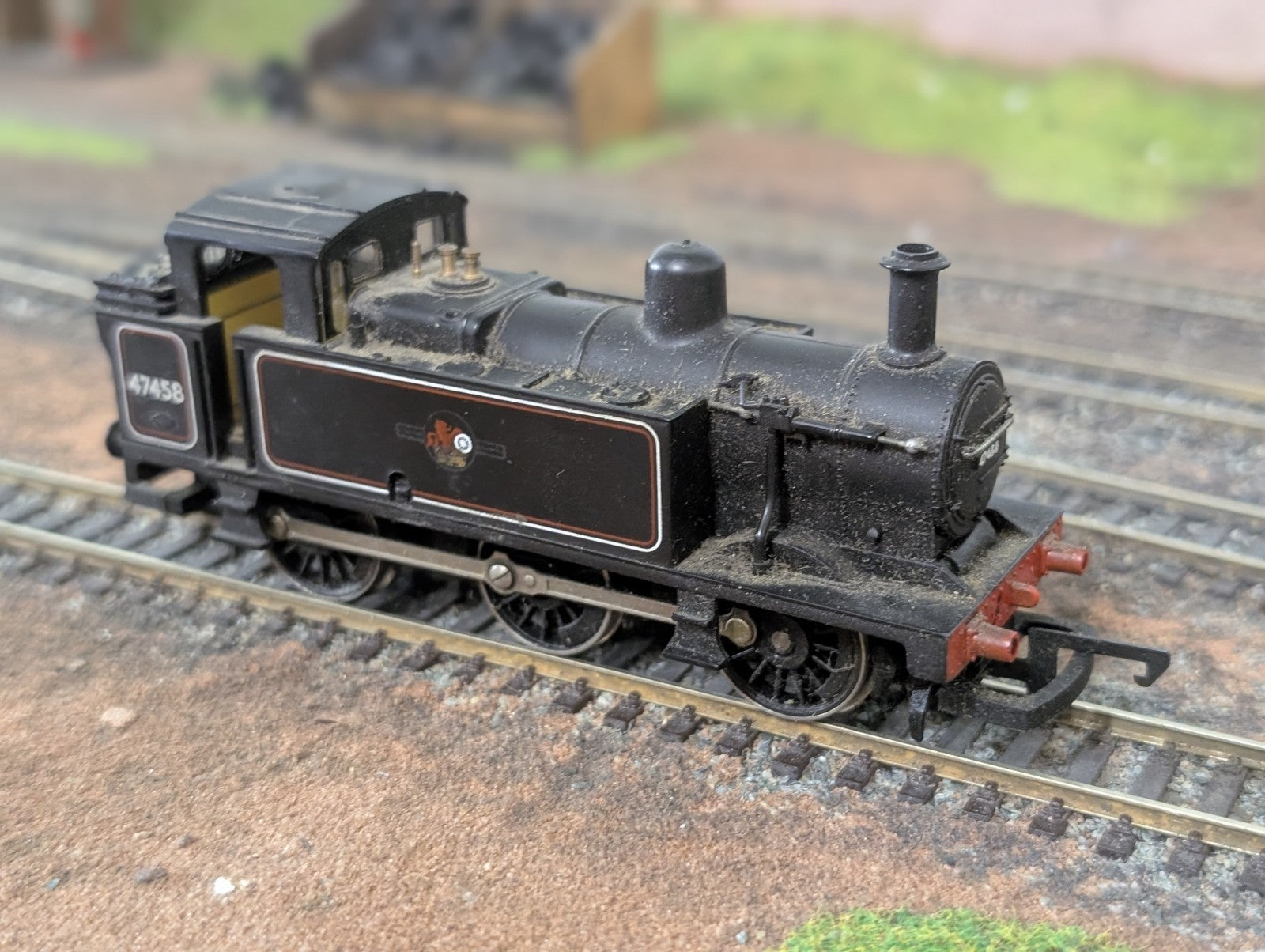 Hornby R058 OO Gauge BR Lined Black Class 3F "Jinty" No. 47458