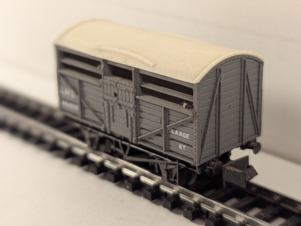 Peco N Gauge LMS Cattle Wagon Goods Wagon 294528 LMS Grey