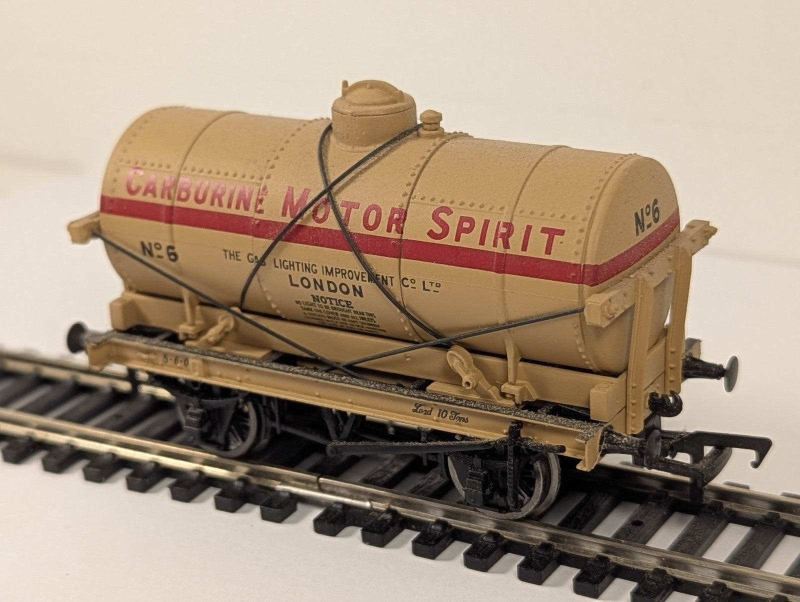 Bachmann OO Gauge 12 Ton Tank Wagon 6 Carburine Motor Spirit 37-079