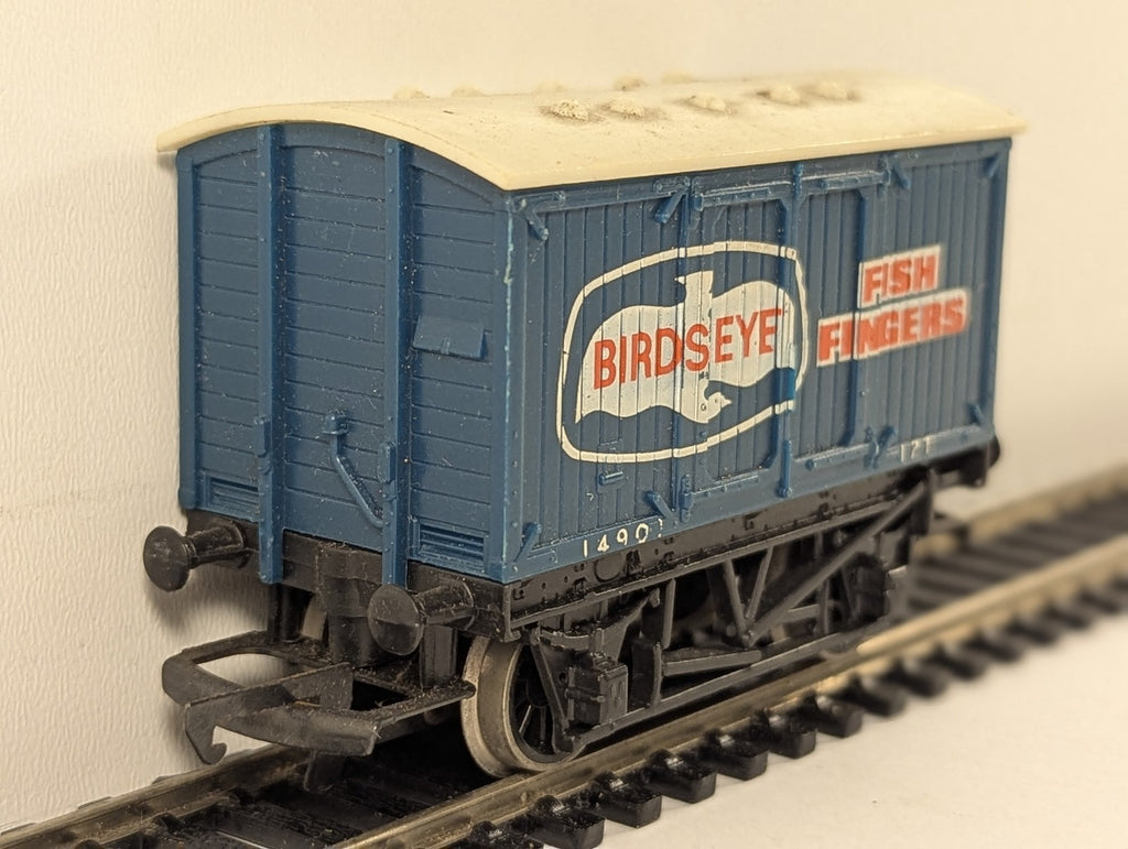 Tri-ang Hornby OO Gauge Birds Eye Insulated Van Goods Wagon 14901
