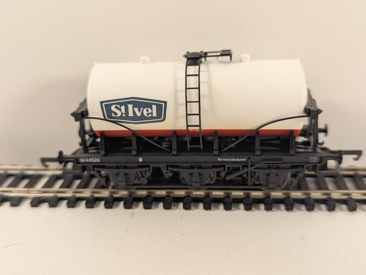 Lima OO Gauge 305641 6 Wheel Tank Wagon W44520 St Ivel