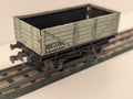 Hornby Dublo 32075 OO Gauge 5 Plank Wagon, with the number E404844