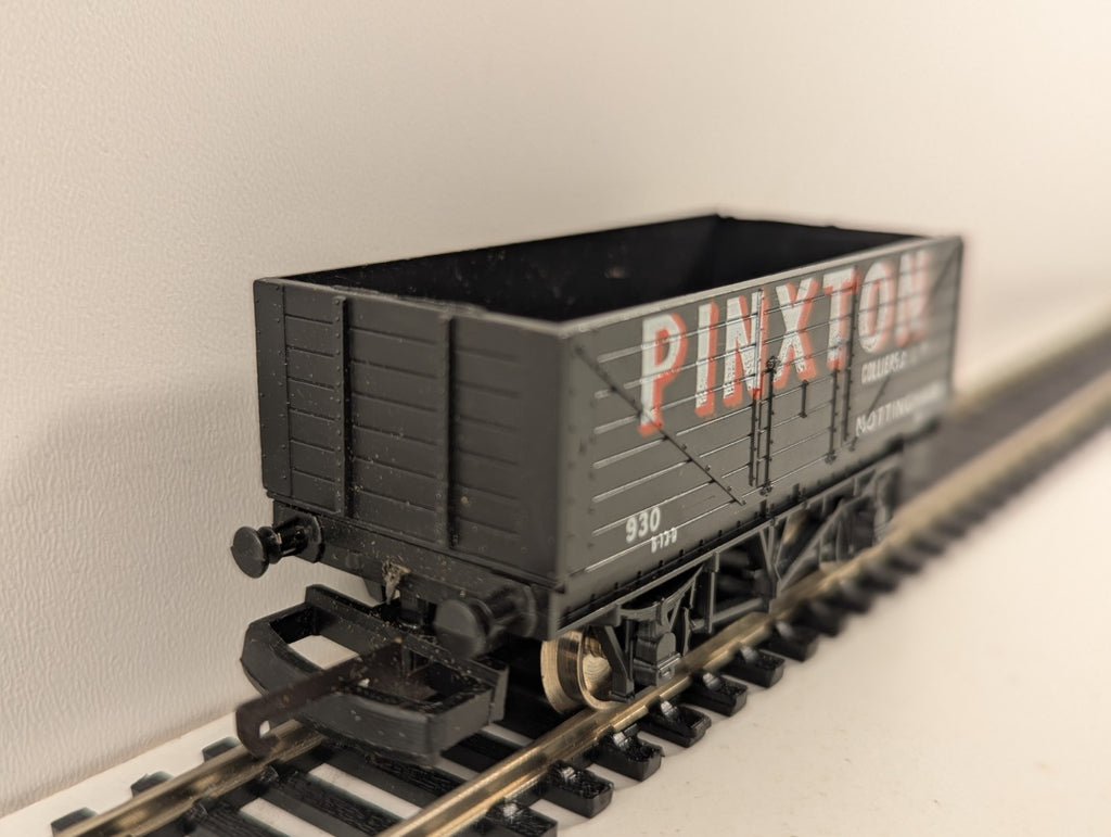 Lima OO Gauge 7 Plank Wagon Pinxton Livery