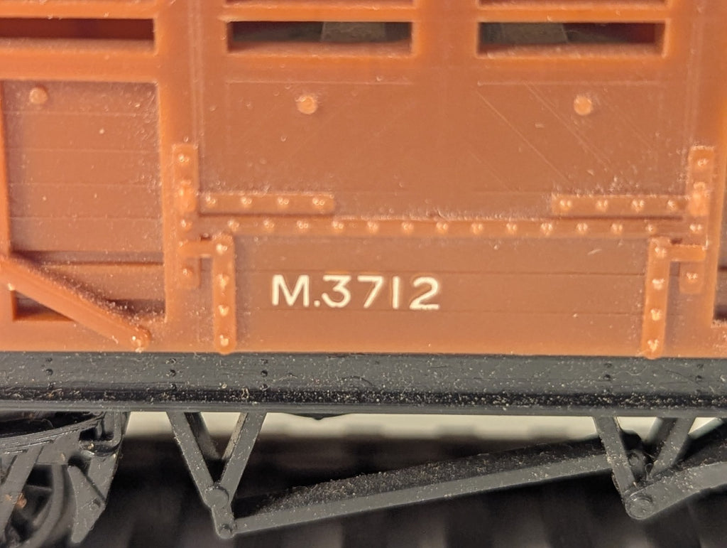 Tri-ang OO Gauge Cattle Wagon Goods Wagon M.3712 BR Brown