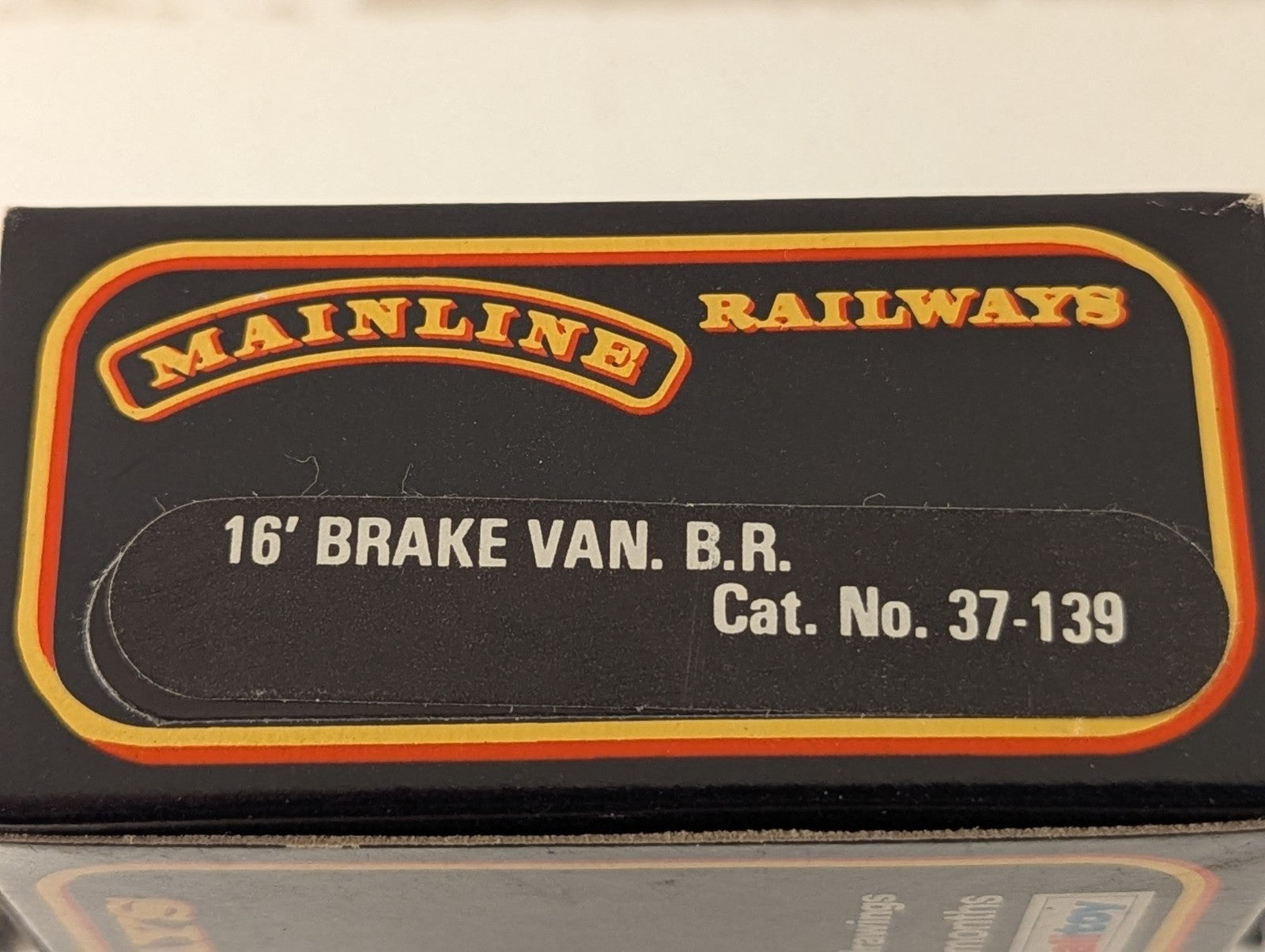 Mainline 37-139 BR 20 Ton Brake Van Brown OO Gauge - Boxed
