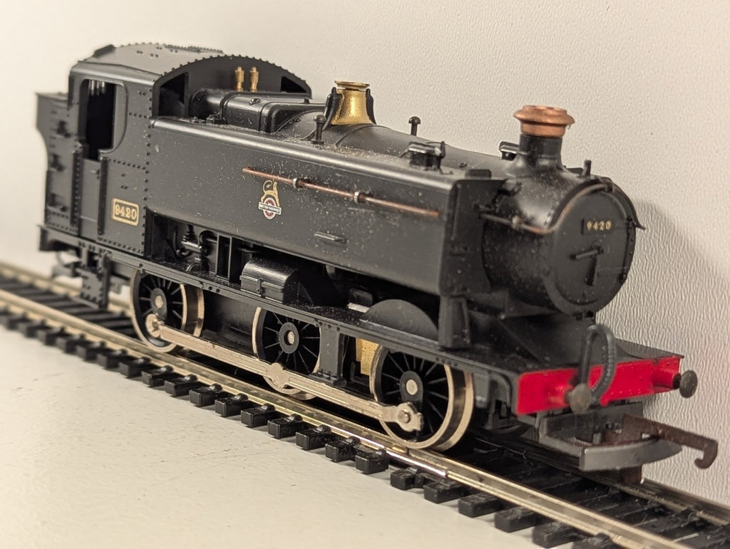 Lima OO Gauge Class 94XX 0-6-0T 9420 Steam Locomotive