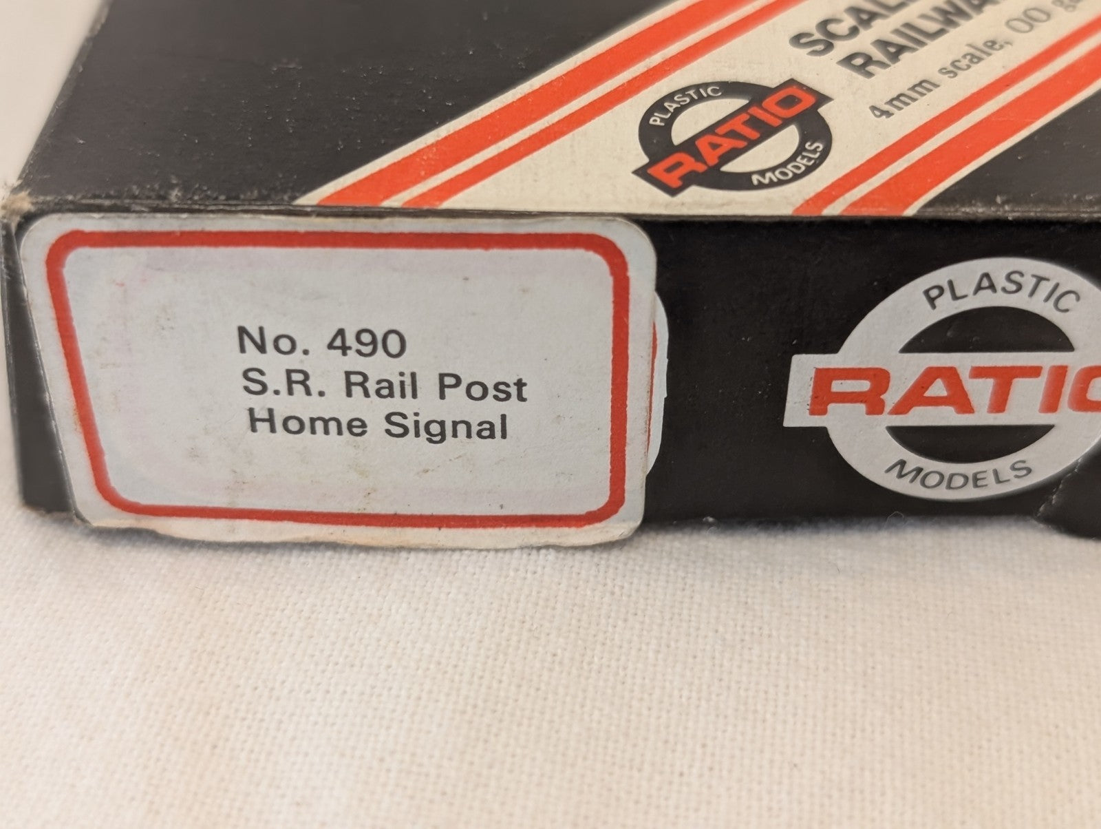 Ratio 490 OO Gauge S.R. Rail Post Home Signal Kit