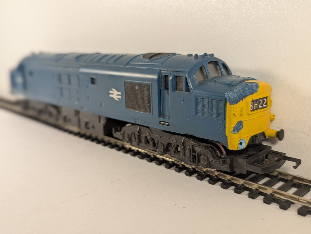 Hornby OO Gauge Class 37 Locomotive 37 130 BR Blue