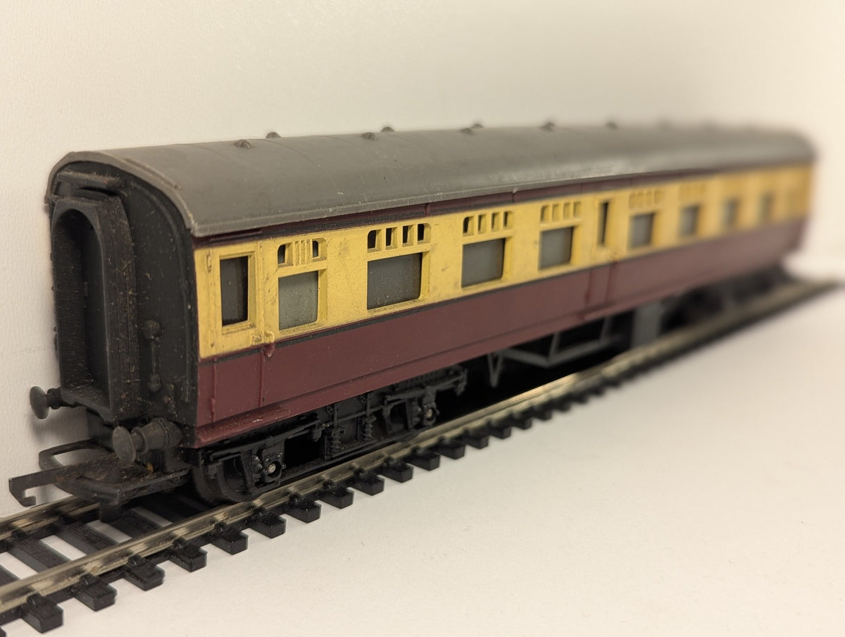 Tri-ang OO Gauge Main Line Composite Coach Passenger Coach 24010