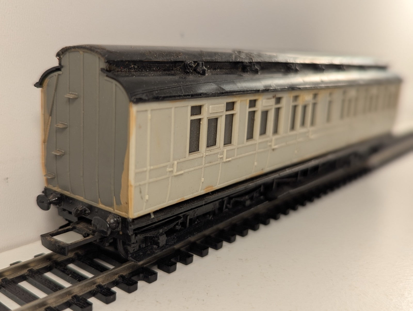 Ratio Midland/LMS Brake Coach Kit Built OO Gauge