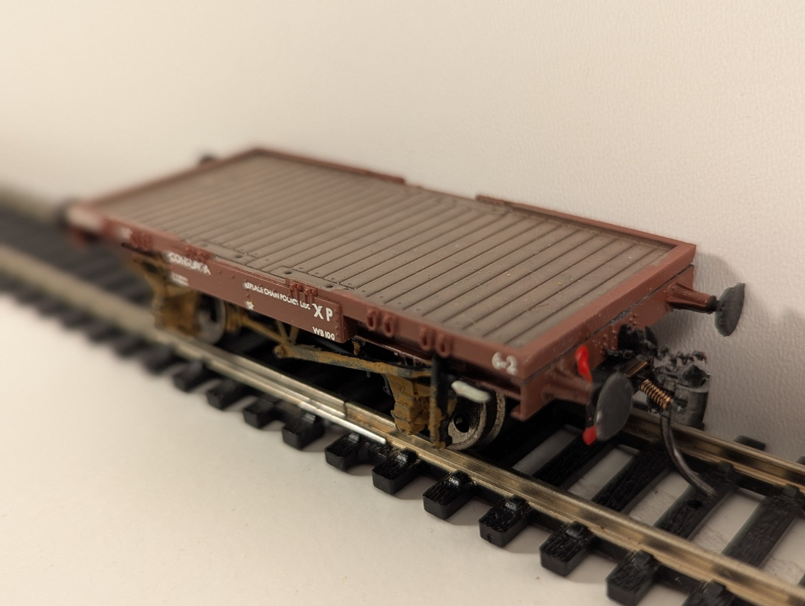 Bachmann Branchline 37-982 “Conflat A” Wagon – BR Bauxite – No. B705490 – Kadee