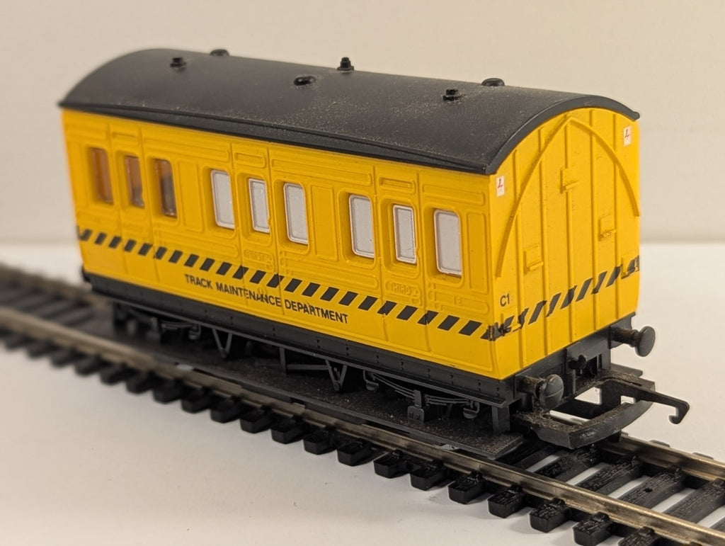 Hornby OO Gauge R333 Track Maintenance Department 4-Wheel Coach