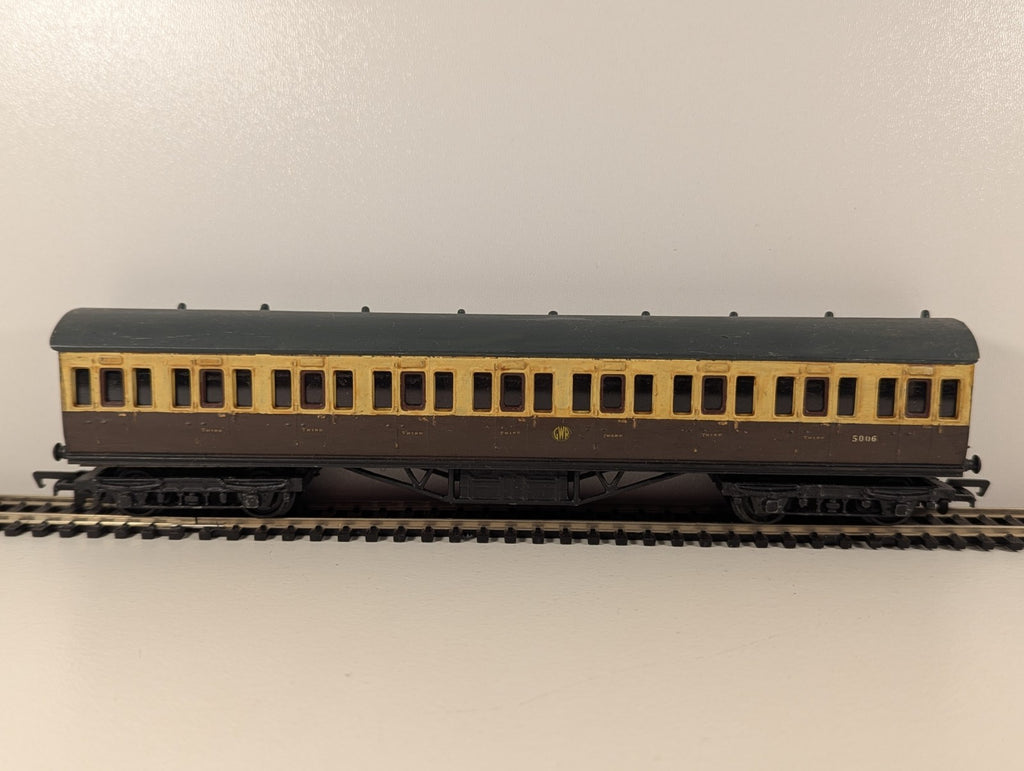 Kitbuilt GWR Suburban Coach – GWR Livery