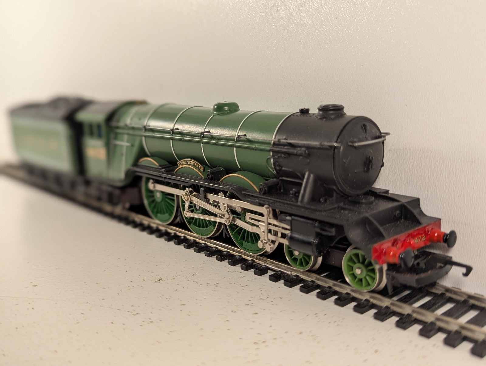 Hornby OO Gauge Flying Scotsman Steam Locomotive 4472 LNER Green