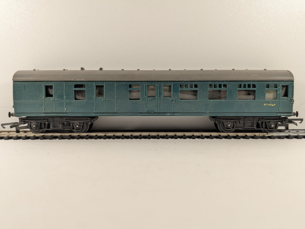 Tri-ang OO Gauge BR Southern Suburban Brake Second Coach Passenger Coach S34245