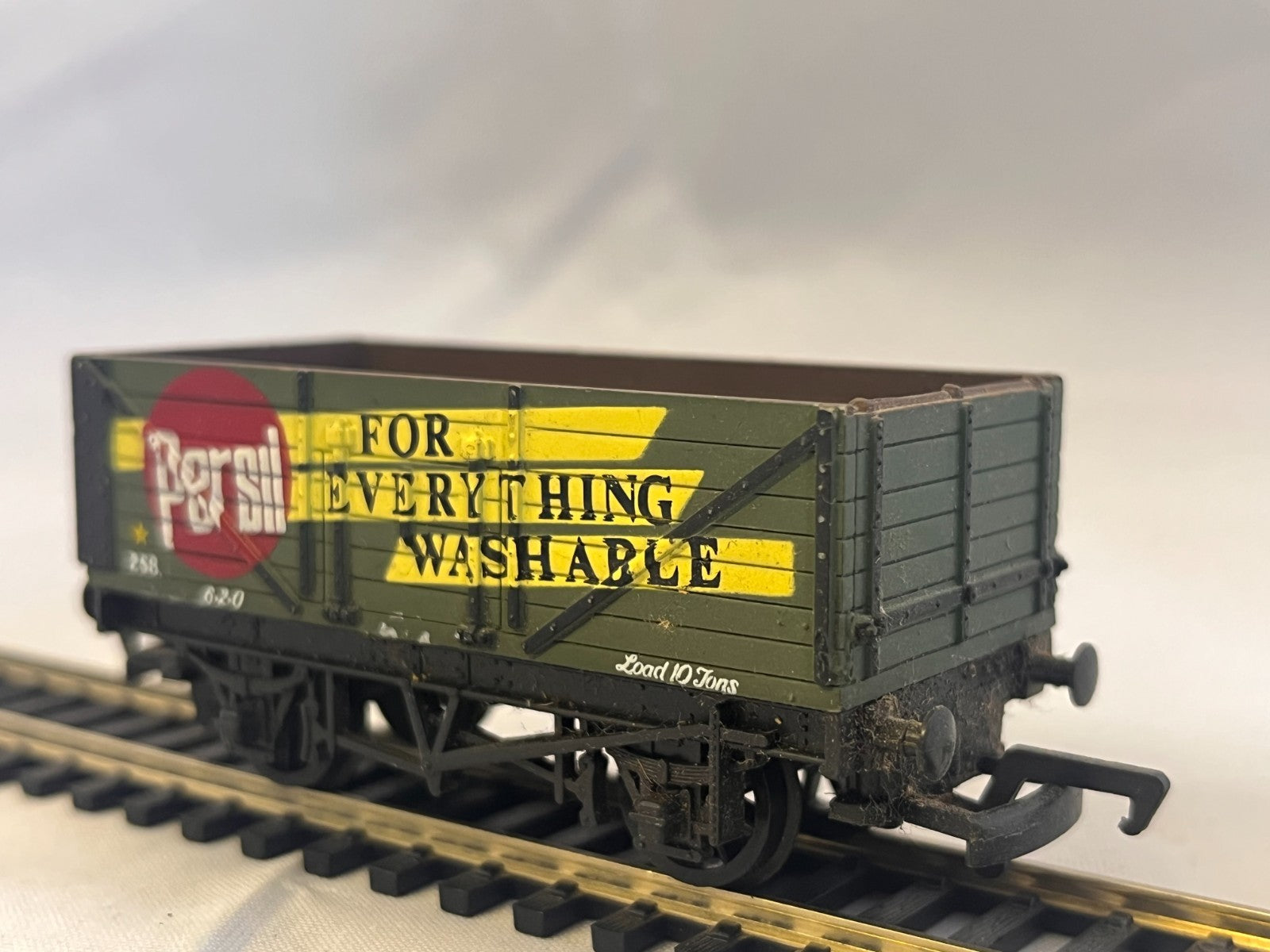 Mainline Railways OO Gauge Persil 7 Plank Wagon