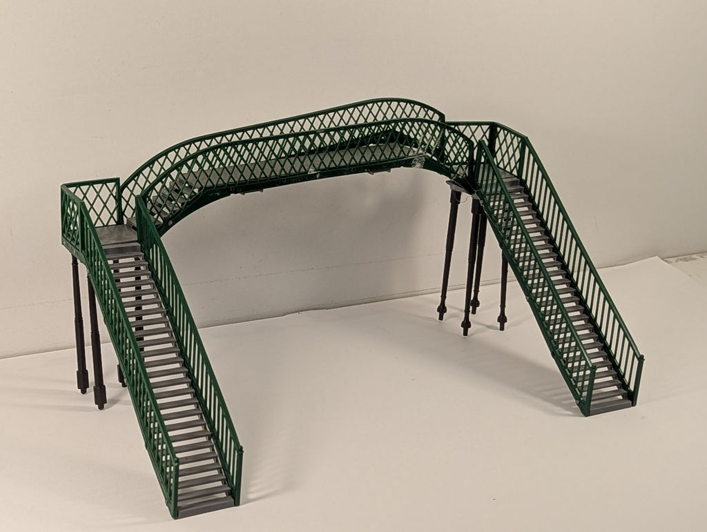 Hornby OO Gauge Lattice Footbridge Green & Grey R180