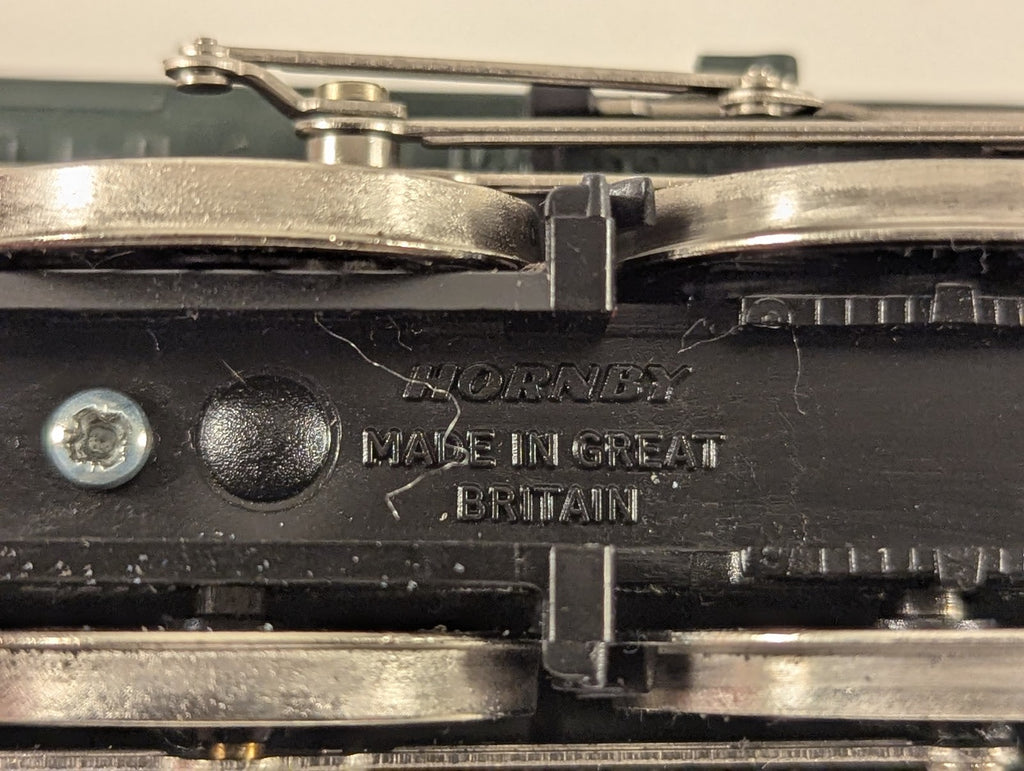 Hornby OO Gauge Class A4 'Bittern' Steam Locomotive 60019 BR Green