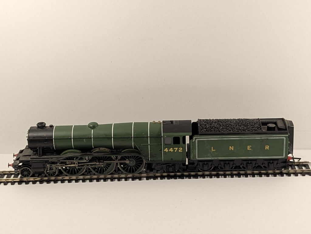 Hornby OO Gauge Flying Scotsman Steam Locomotive 4472 LNER Green