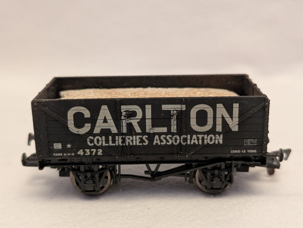 Airfix OO Gauge 7 Plank Wagon Carlton Collieries Association Goods