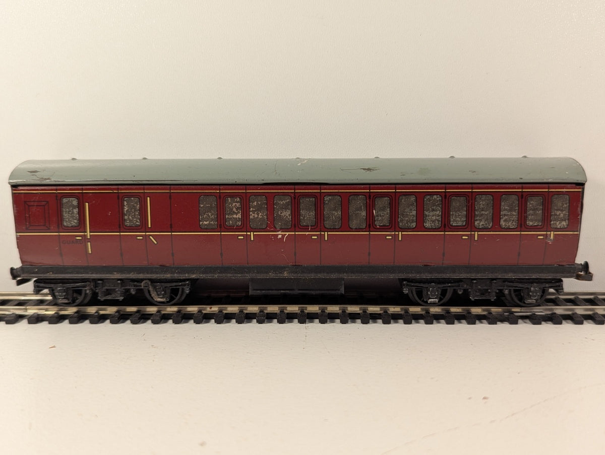 Hornby Dublo OO Gauge Tinplate BR Mk1 Suburban Brake Coach Maroon