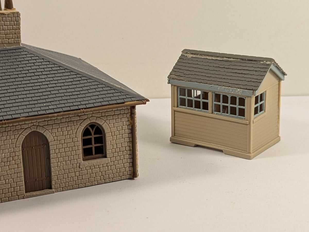 Wills Kits OO Gauge SS39 Crossing Keeper’s Cottage & Signal Box