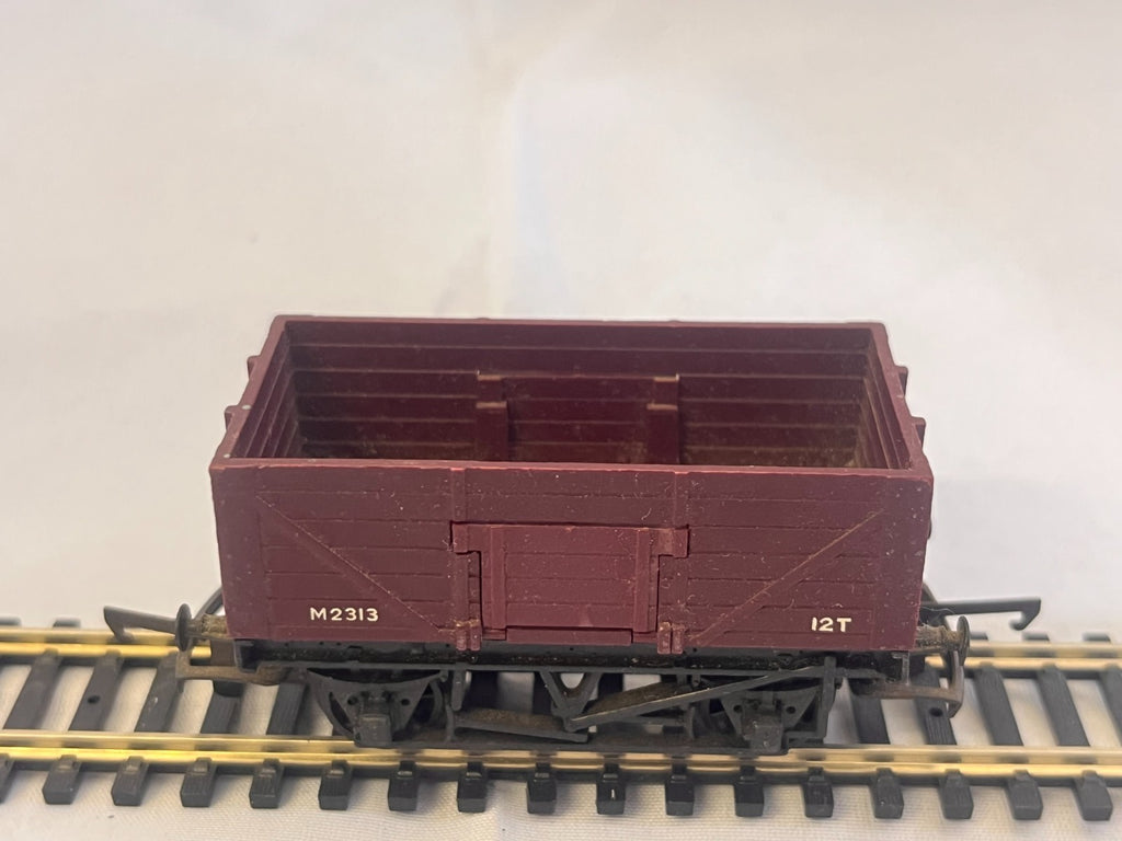Tri-ang Hornby R112 OO Gauge BR Maroon Goods Wagon