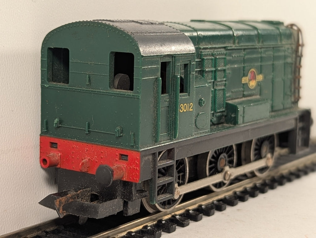 Tri-ang OO Gauge Class 08 Diesel Shunter Locomotive 13012 BR Green R152