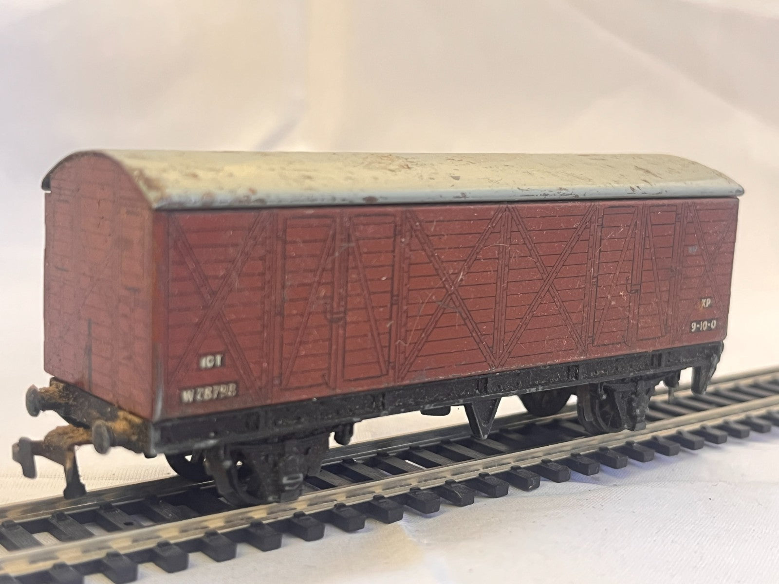 Hornby Dublo OO Gauge BR Ventilated Van W28798
