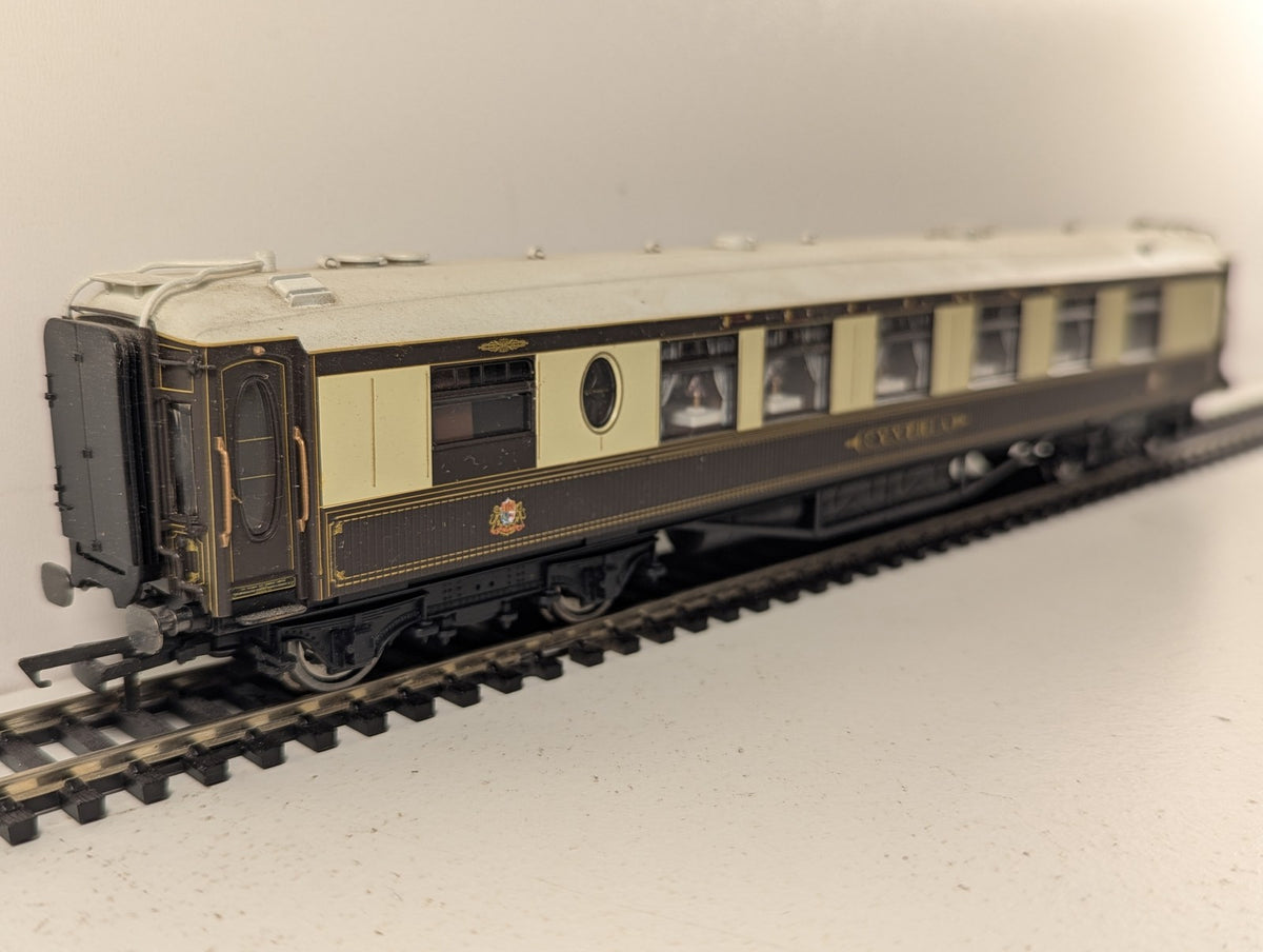 Hornby OO Gauge Pullman First Class Parlour Car 'Cynthia' Passenger Coach