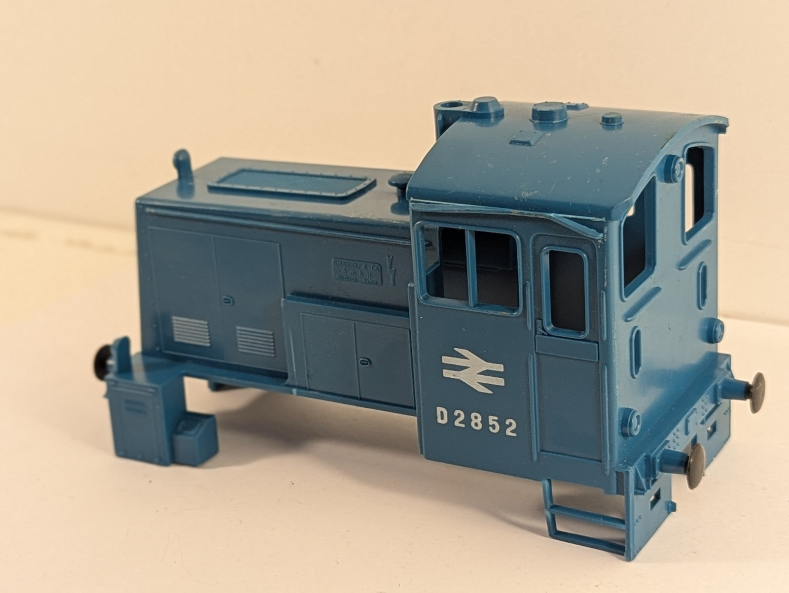 Lima O Gauge Gmeinder Diesel Shunter Locomotive Body Shell D2852 BR