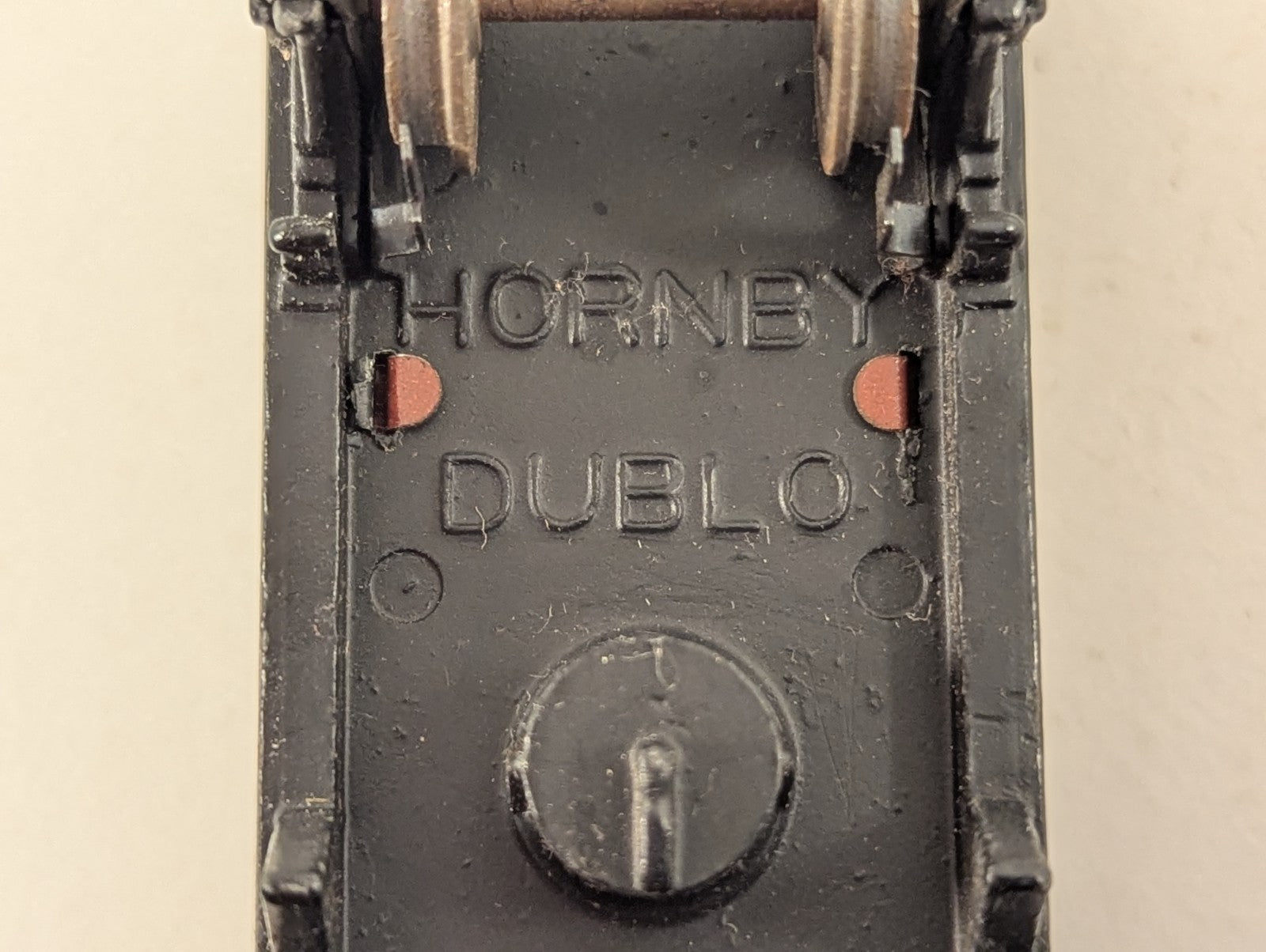 Hornby Dublo BR Ventilated Van Bauxite Brown with Grey Roof OO Gauge