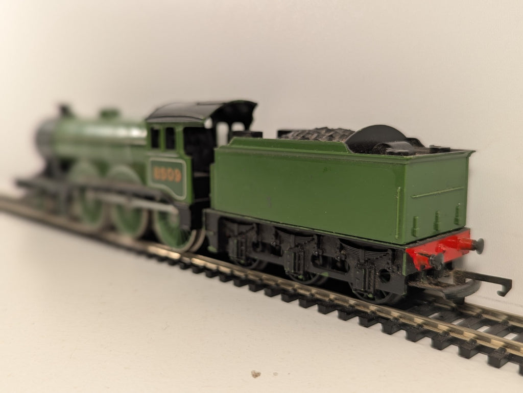 Hornby R866 OO Gauge LNER Class B12 4-6-0 Steam Locomotive - Repainted Tender