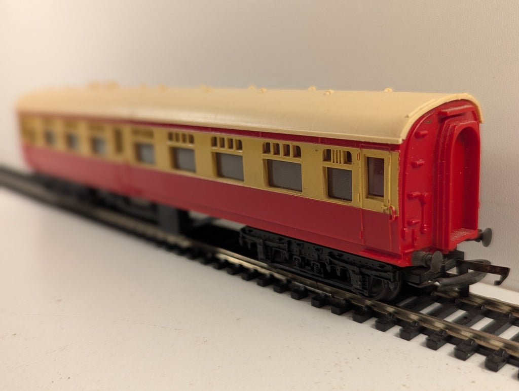 Tri-ang OO Gauge BR Mk1 Composite Coach Passenger Coach BR Crimson
