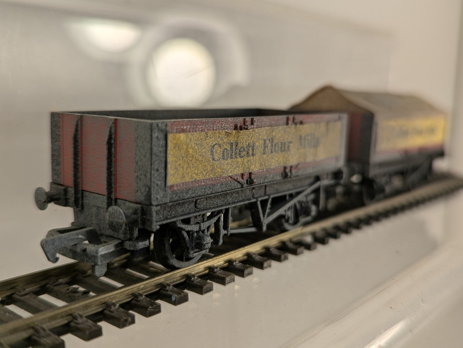 Peco OO Gauge 5 Plank Collett Flour Mill Wagon Set
