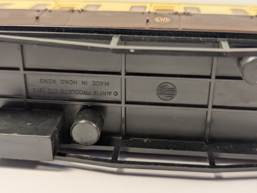 Airfix OO Gauge GWR Suburban B-Set Brake Composite Coach