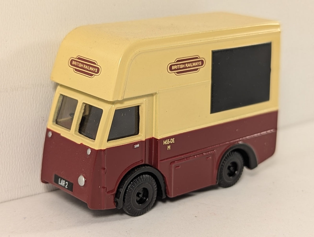 Classix 1:76 Scale / OO Gauge NCB Electric High Top Van Die-cast Model Vehicle