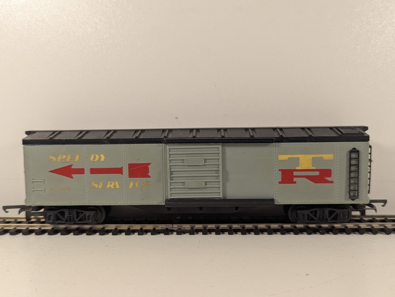 Tri-ang R136 Long Box Car 'Speedy' OO Gauge