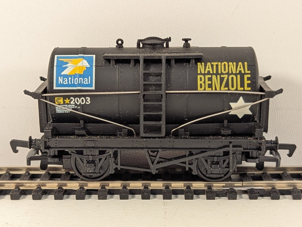 Mainline Railways 37-146 OO Gauge National Benzole Tank Wagon