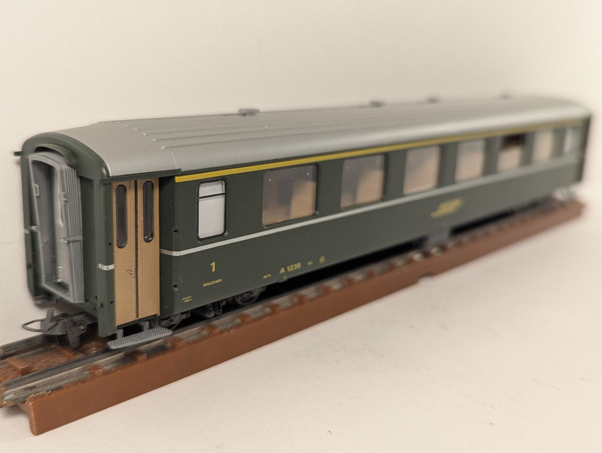 Bemo H0m RhB 1st Class Passenger Coach A 1235 RhB Green 3252 115